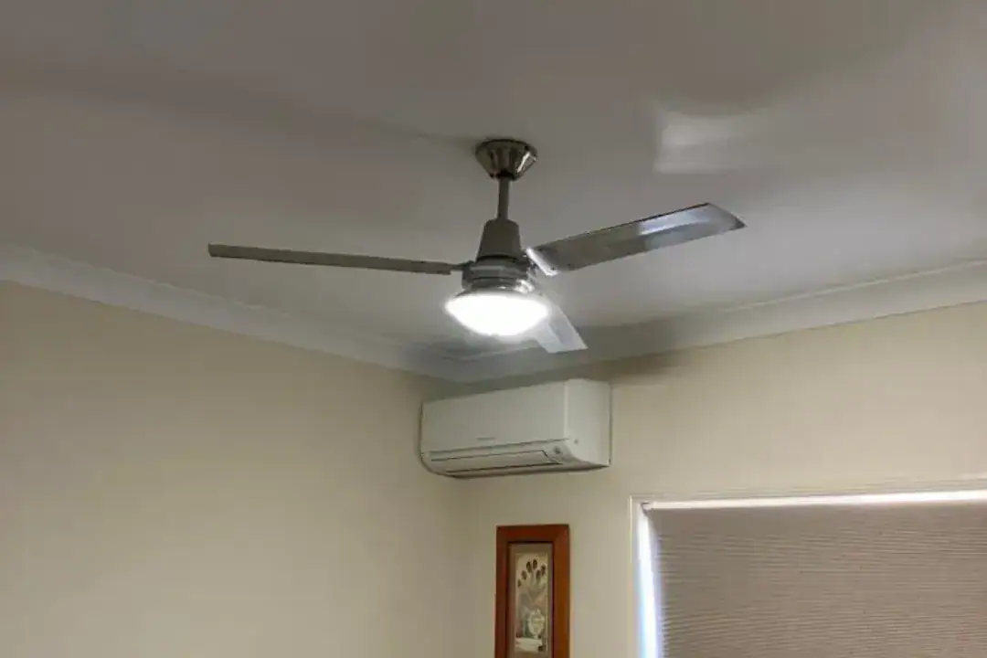 Electrician Woodford